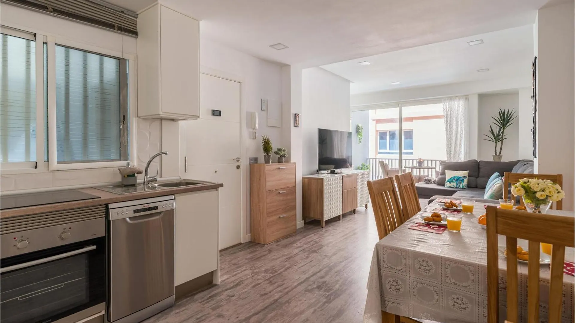 Beautiful Apartment In Las Palmas De Gran Can Spain